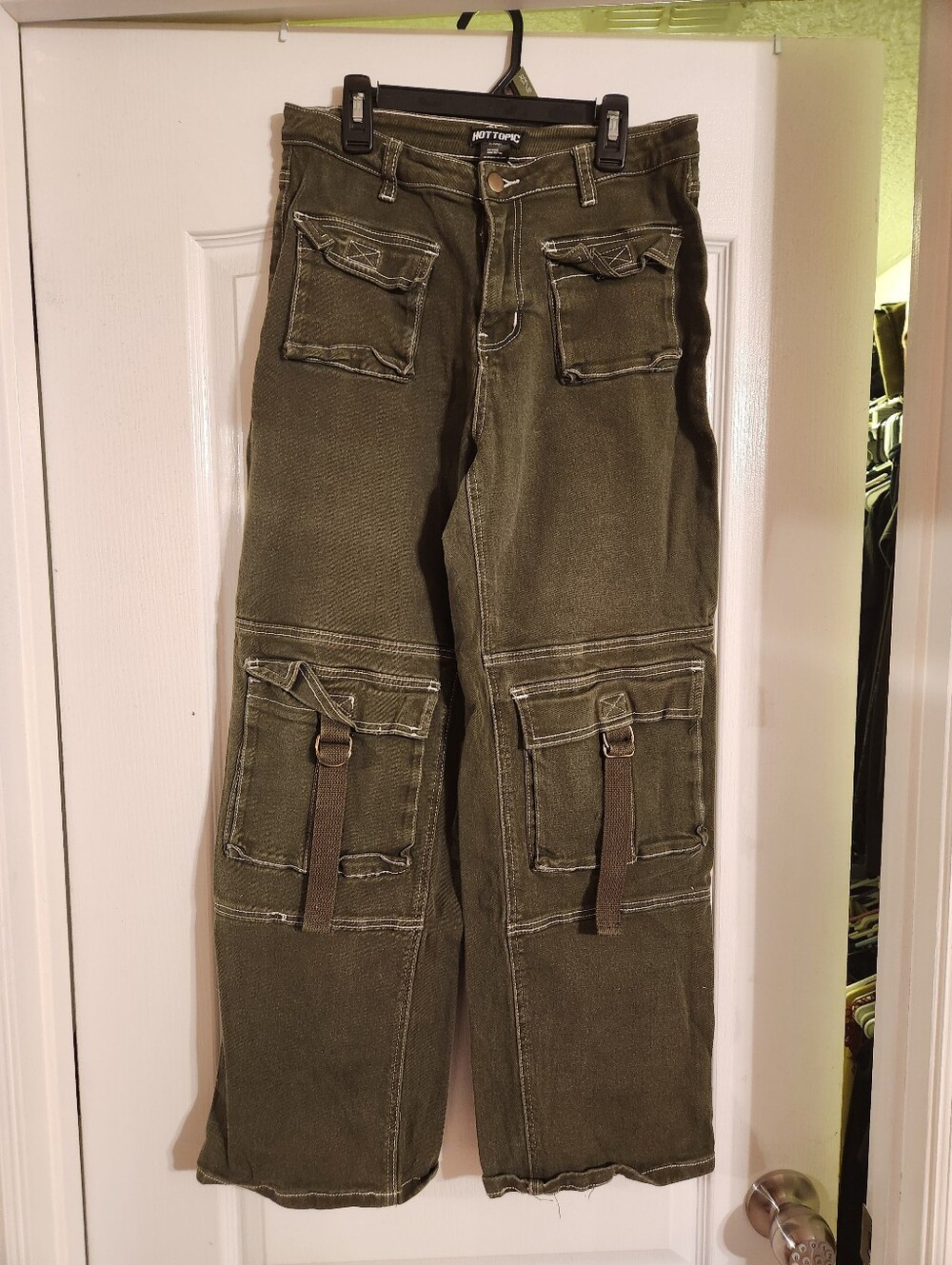 Hot Topic Olive Green Cargo Pants